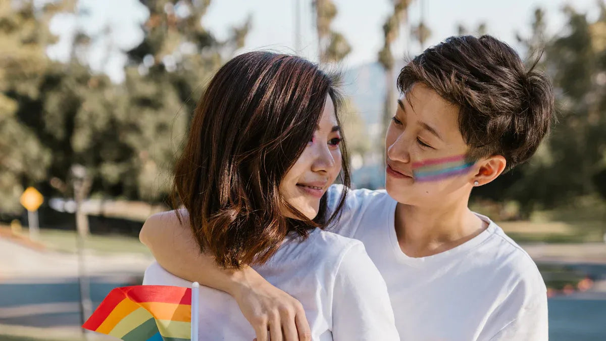 Top 10 Grindr Alternatives for LGBTQ Dating in 2025